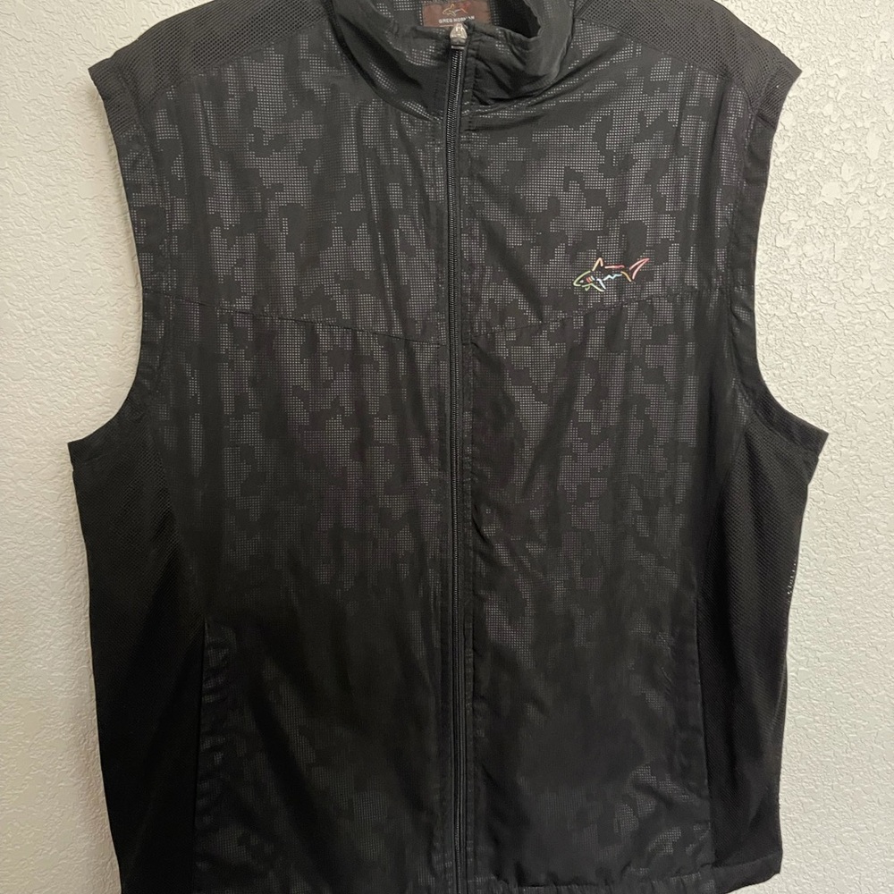 Greg Norman Men’s Golf Vest Black Patterned Good Condition
